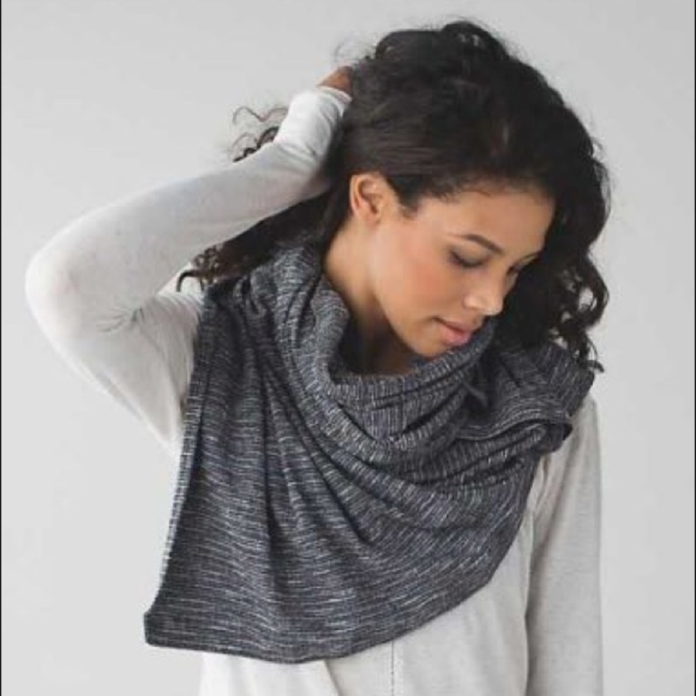 Lululemon Vinyasa Scarf *NEW*
